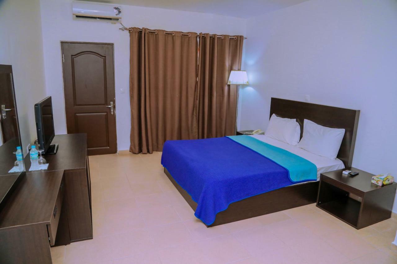 Riviera Taouyah Hotel Конакрі Екстер'єр фото