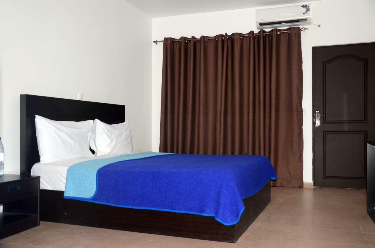 Riviera Taouyah Hotel Конакрі Екстер'єр фото